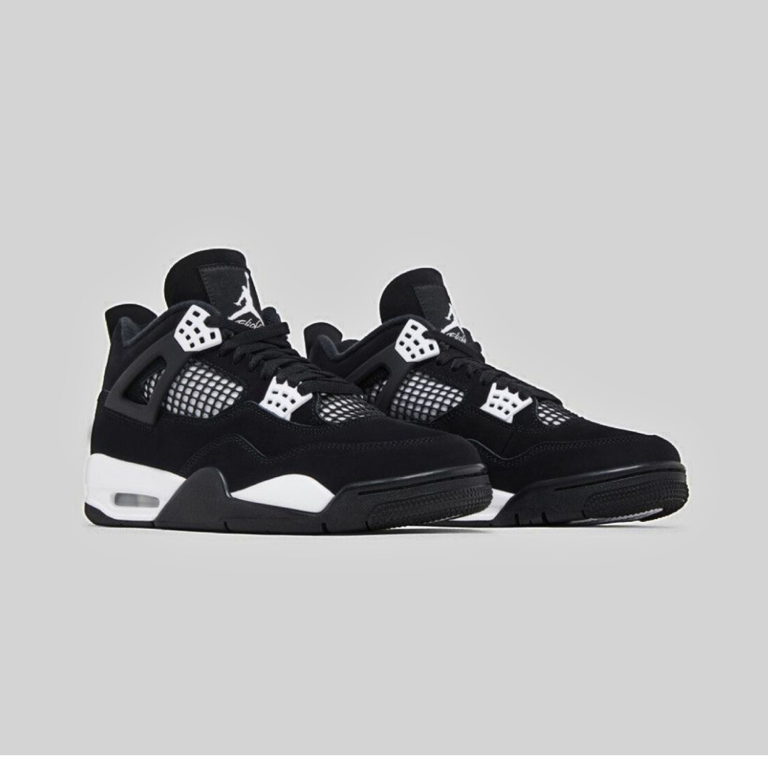Air Jordan 4 Retro ‘ Thunder’